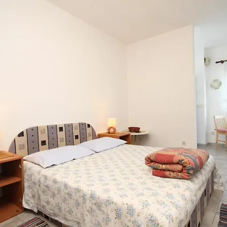 Studio Zaglav 8170a * Sali